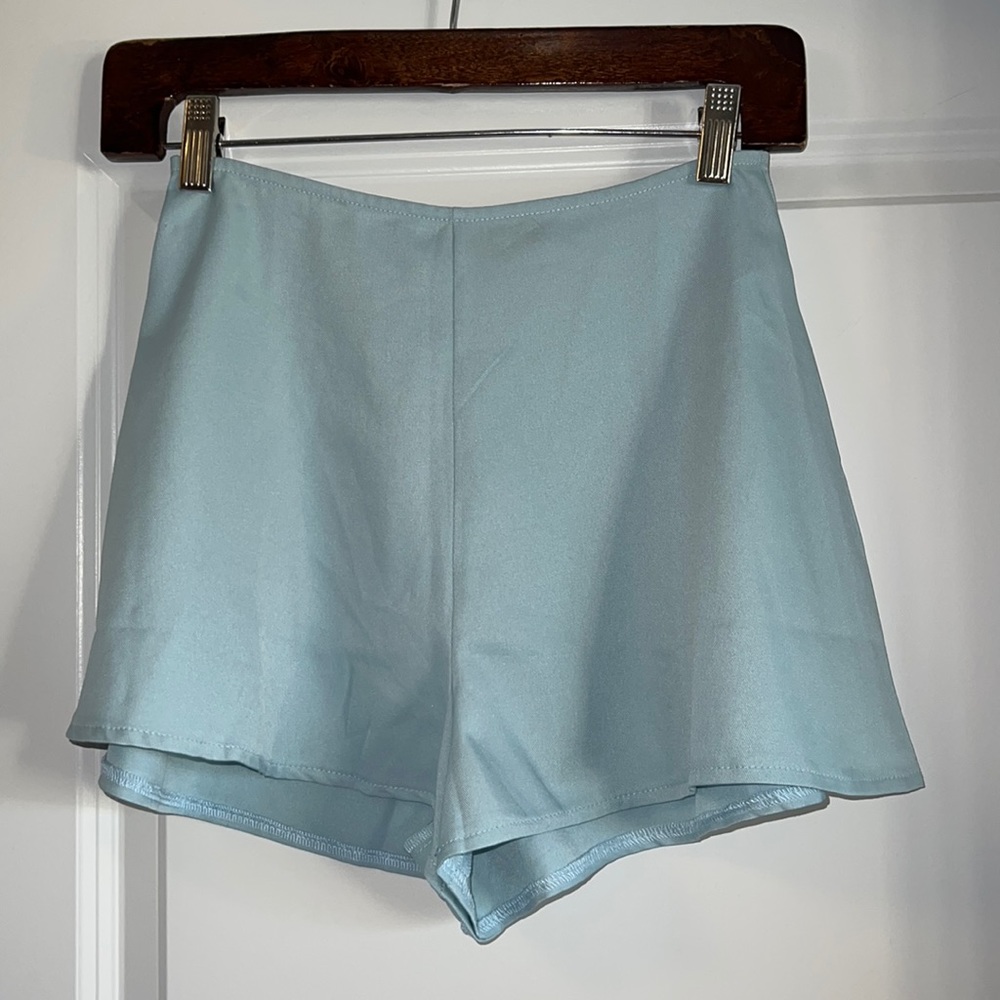 Prettylittlething Floaty Shorts